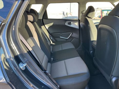 Used 2025 Kia Soul LX w/ LX Technology Package image 23