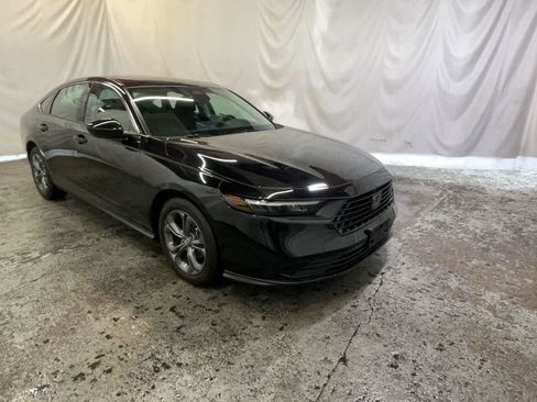 Used 2024 Honda Accord EX image 2