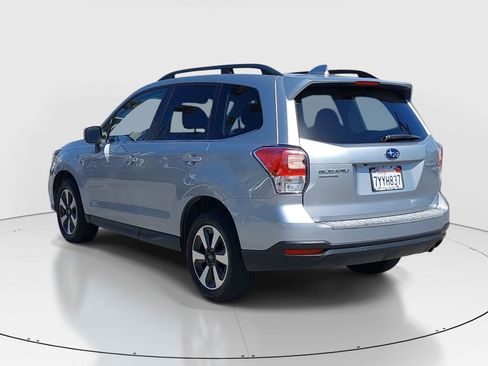 Used 2017 Subaru Forester 2.5i Limited AWD/4WD image 5