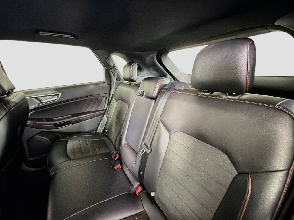 Used 2021 Ford Edge ST-Line FWD image 25