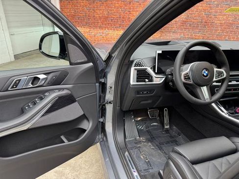 New 2026 BMW X5 xDrive40i w/ M Sport Package AWD/4WD image 9