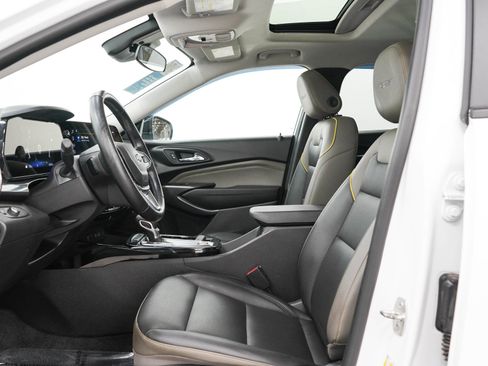 Used 2024 Chevrolet Trax ACTIV w/ Sunroof Package FWD image 21