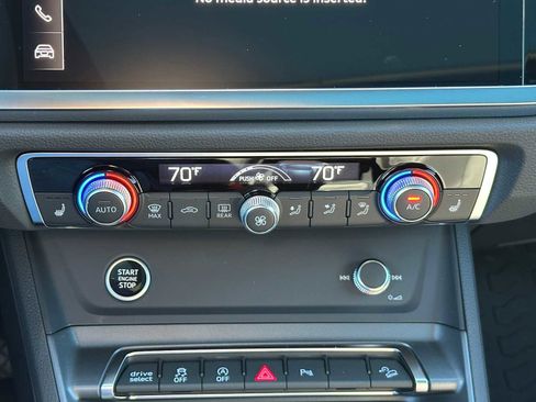 New 2025 Audi Q3 2.0T Premium image 27