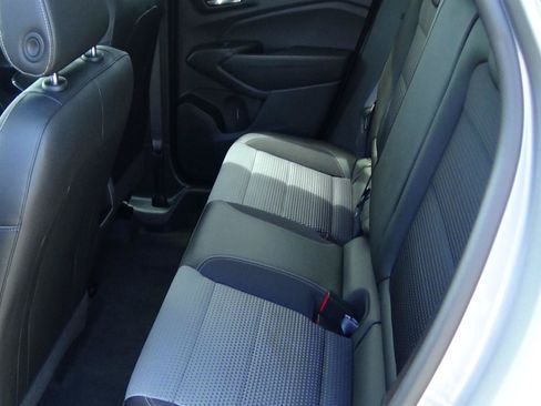Used 2025 Chevrolet Trax LT w/ LT Convenience Package FWD image 13