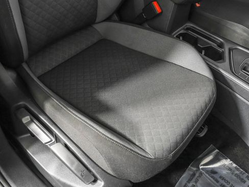 Used 2020 Volkswagen Tiguan S image 45