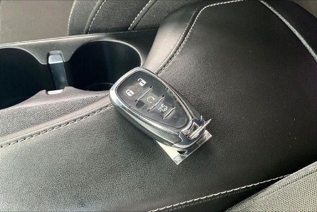 Used 2021 Chevrolet Camaro LT RWD image 30