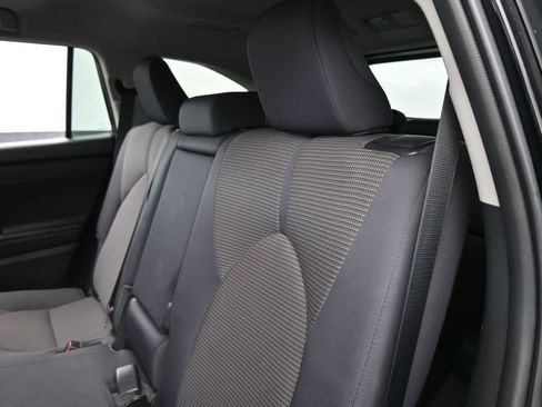 Used 2023 Toyota Highlander L image 28