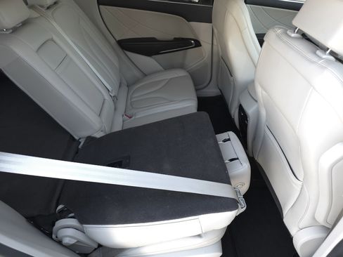 Used 2019 Lincoln MKC Premiere image 32