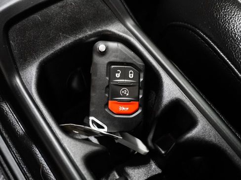 Certified 2022 Jeep Wrangler Unlimited Sahara w/ Cold Weather Group image 31