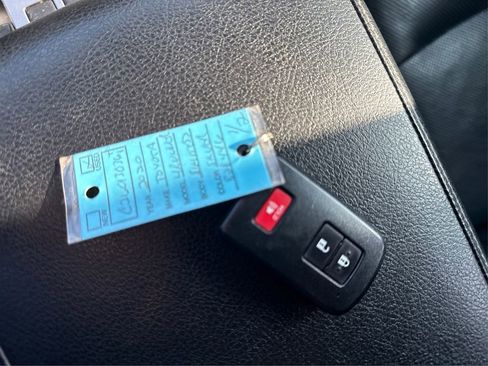 Used 2020 Toyota 4Runner Limited AWD/4WD image 37