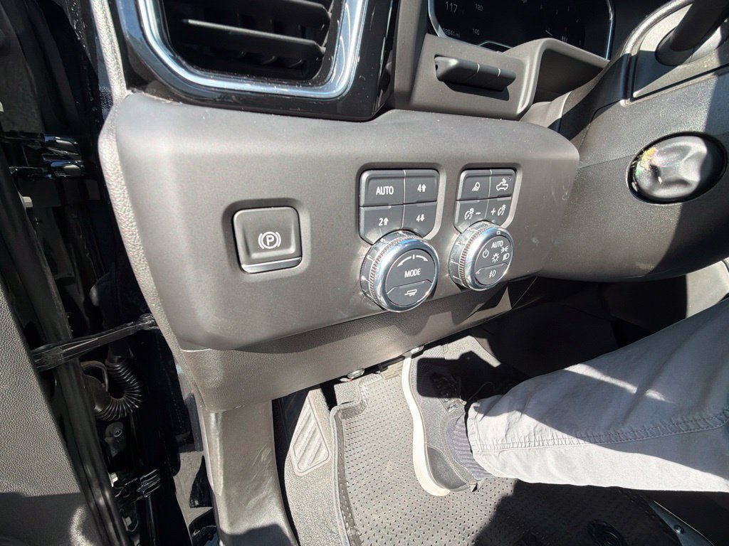 Used 2022 GMC Sierra 1500 Denali Ultimate AWD/4WD image 18