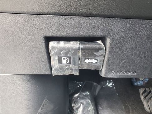 New 2025 Nissan Versa SV w/ Trunk Package image 22