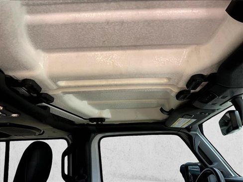 Used 2021 Jeep Wrangler Unlimited Rubicon 4xe AWD/4WD image 16
