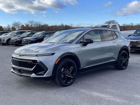 Used 2024 Chevrolet Equinox EV RS image 23