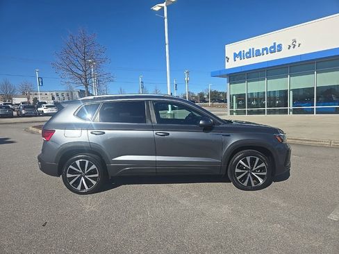 Used 2023 Volkswagen Taos SE w/ Panoramic Sunroof Package image 15