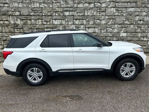 Used 2023 Ford Explorer XLT w/ Equipment Group 202A AWD/4WD image 6