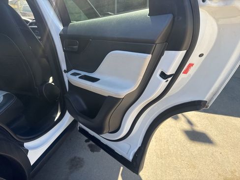 Used 2017 Jaguar F-PACE R-Sport AWD/4WD image 36