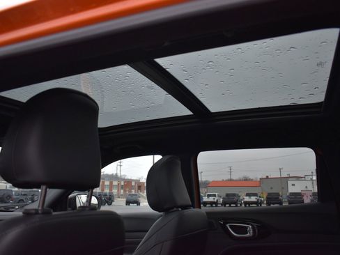 New 2026 Jeep Compass Latitude w/ Sun and Sound Group image 18