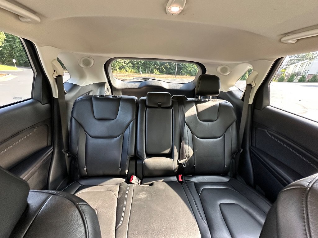 Used 2022 Ford Edge Titanium AWD/4WD image 19