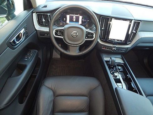 Certified 2025 Volvo XC60 T8 Plus w/ Protection Package Premier image 5