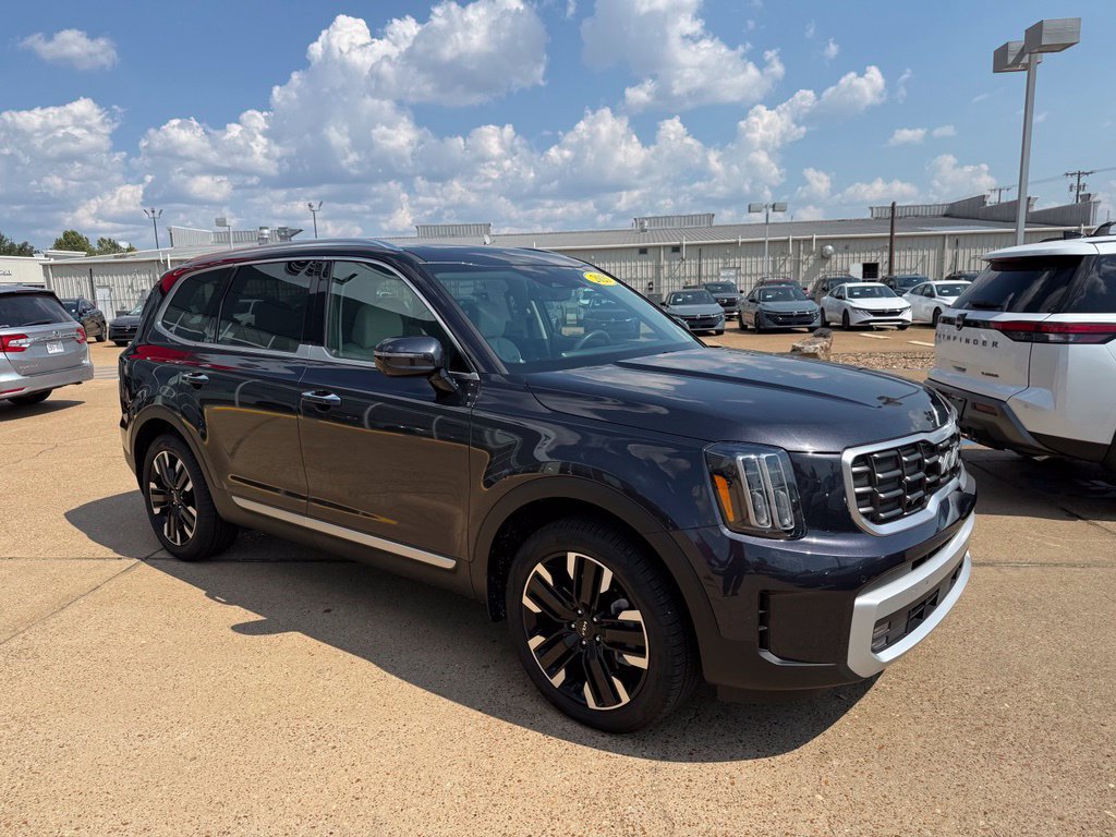 Used 2025 Kia Telluride SX w/ SX Captain's Chair Package FWD image 5
