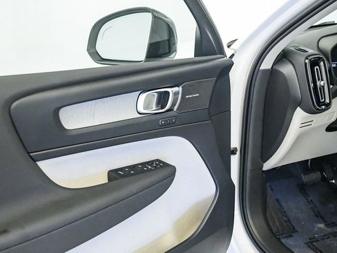 Certified 2026 Volvo XC40 B5 Ultra w/ Climate Package AWD/4WD image 25