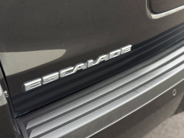 Used 2019 Cadillac Escalade Luxury AWD/4WD image 44
