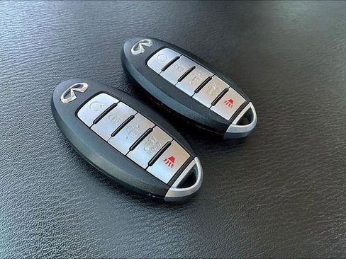 Used 2022 INFINITI QX80 Premium Select w/ Cargo Package image 11