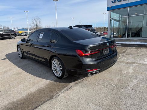 Used 2020 BMW 740i w/ Premium Package image 3