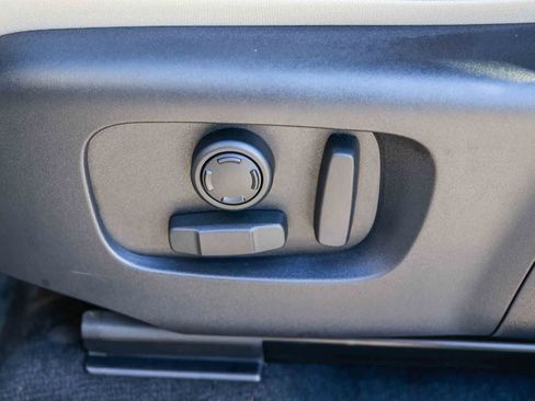 New 2025 Land Rover Discovery Sport S image 22