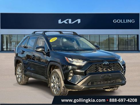 Used 2022 Toyota RAV4 XLE Premium FWD image 1
