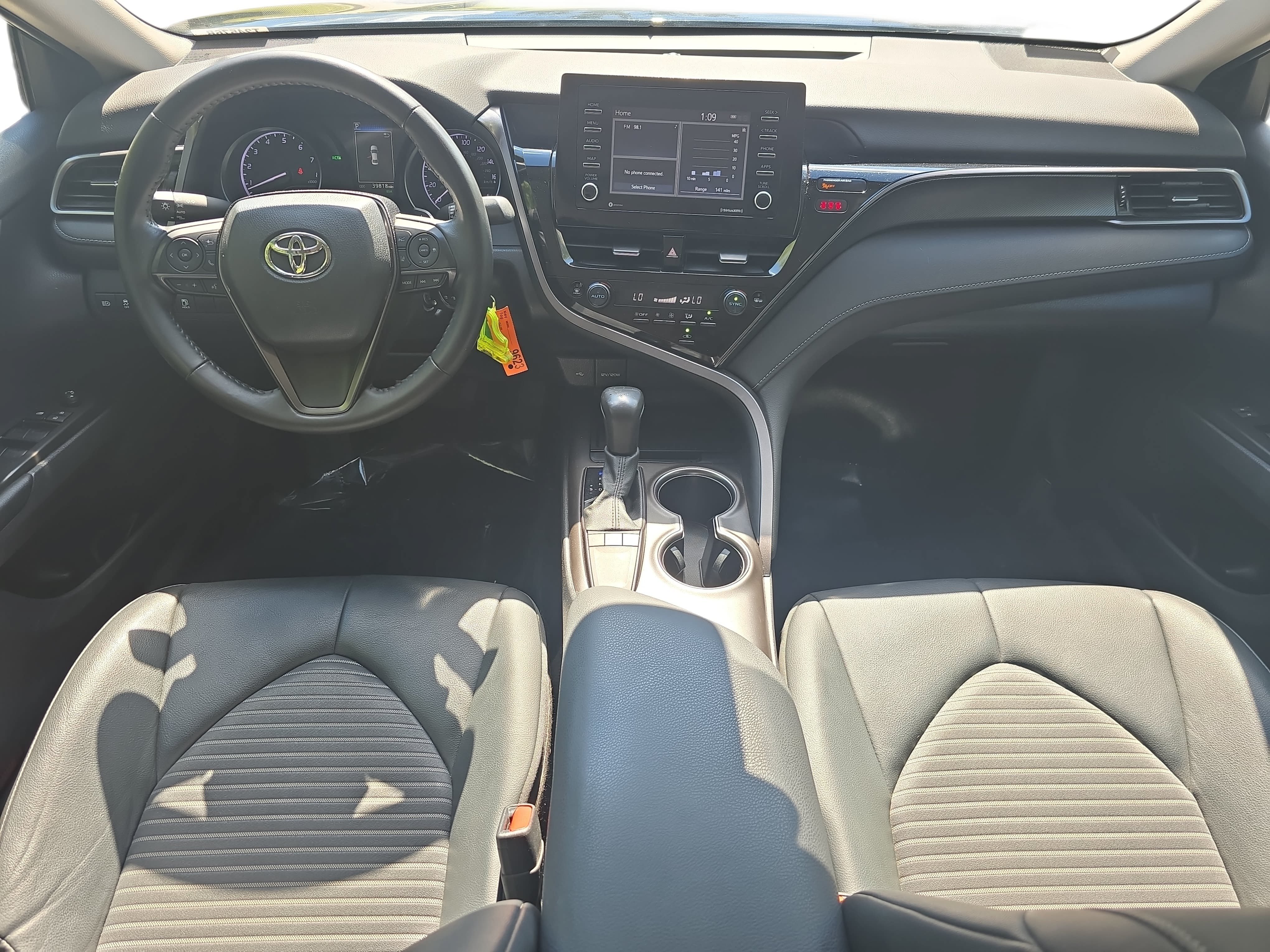 Used 2024 Toyota Camry SE FWD image 9