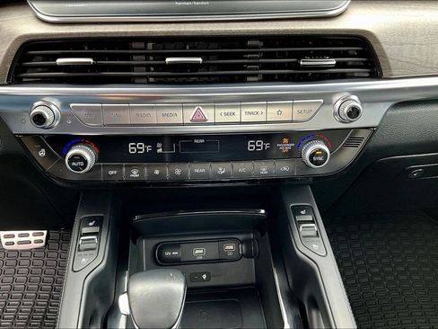 Used 2022 Kia Telluride SX w/ SX Prestige Package image 32