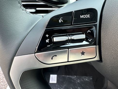 New 2026 Hyundai Elantra Limited image 26