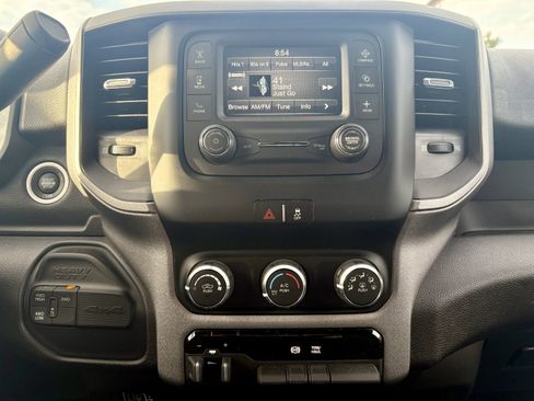 Used 2024 RAM 3500 Tradesman w/ Chrome Appearance Group image 18