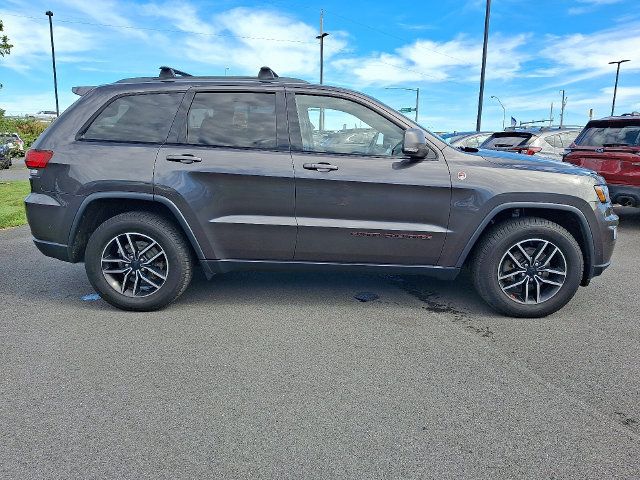 Used 2019 Jeep Grand Cherokee Trailhawk AWD/4WD image 8