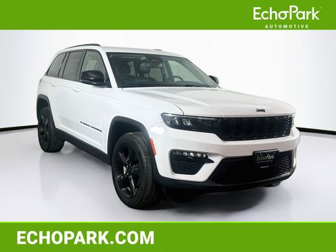 Used 2023 Jeep Grand Cherokee Limited w/ Black Appearance Package AWD/4WD image 1