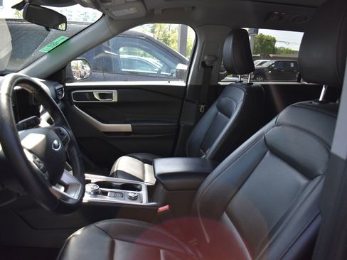 Used 2023 Ford Explorer XLT w/ Equipment Group 202A image 11