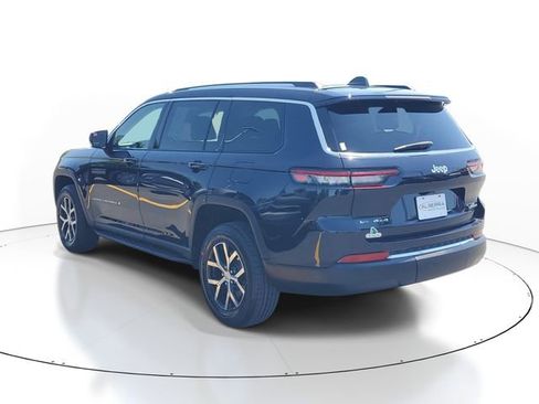 Used 2023 Jeep Grand Cherokee L Limited AWD/4WD image 3