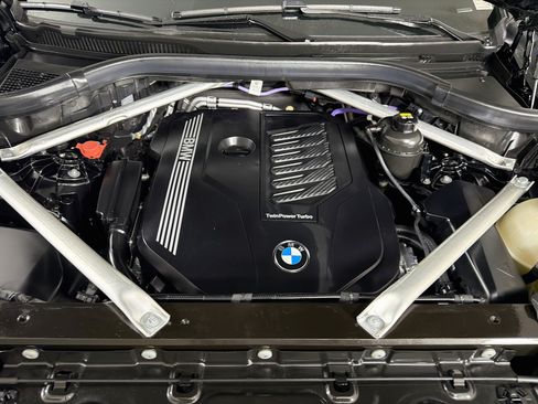 Used 2022 BMW X5 sDrive40i w/ M Sport Package RWD image 34