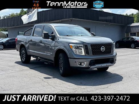 Used 2018 Nissan Titan PRO-4X w/ Pro-4x Convenience Package AWD/4WD image 3