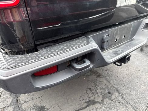 Used 2023 Jeep Gladiator Sport AWD/4WD image 18
