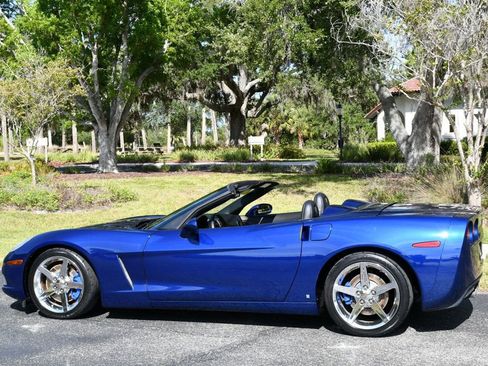 Used 2007 Chevrolet Corvette Convertible w/ Preferred Equipment Group RWD image 31