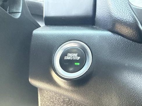 Used 2024 GMC Terrain SLE w/ Driver Convenience Package FWD image 23