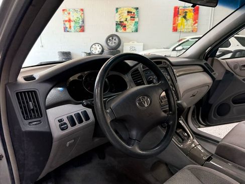 Used 2003 Toyota Highlander 4WD V6 image 10