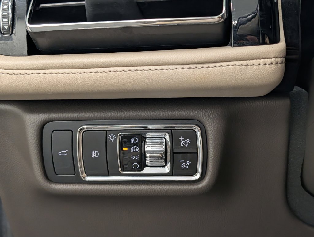 Used 2023 Lincoln Aviator Reserve w/ Equipment Group 201A AWD/4WD image 26