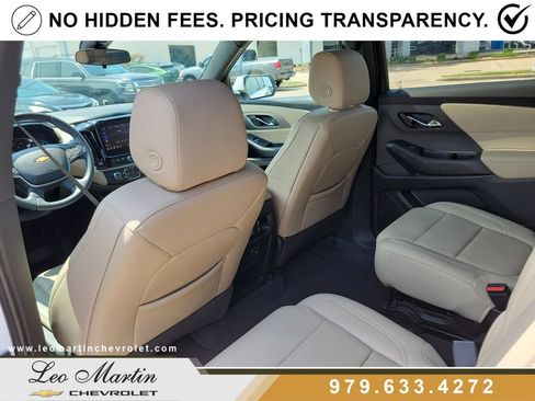 Used 2024 Chevrolet Traverse LT FWD image 12