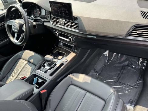 Used 2023 Audi Q5 2.0T Premium w/ Convenience Package AWD/4WD image 11