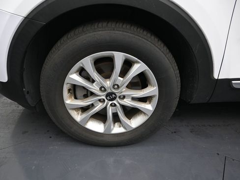 Used 2021 Kia Telluride LX image 9