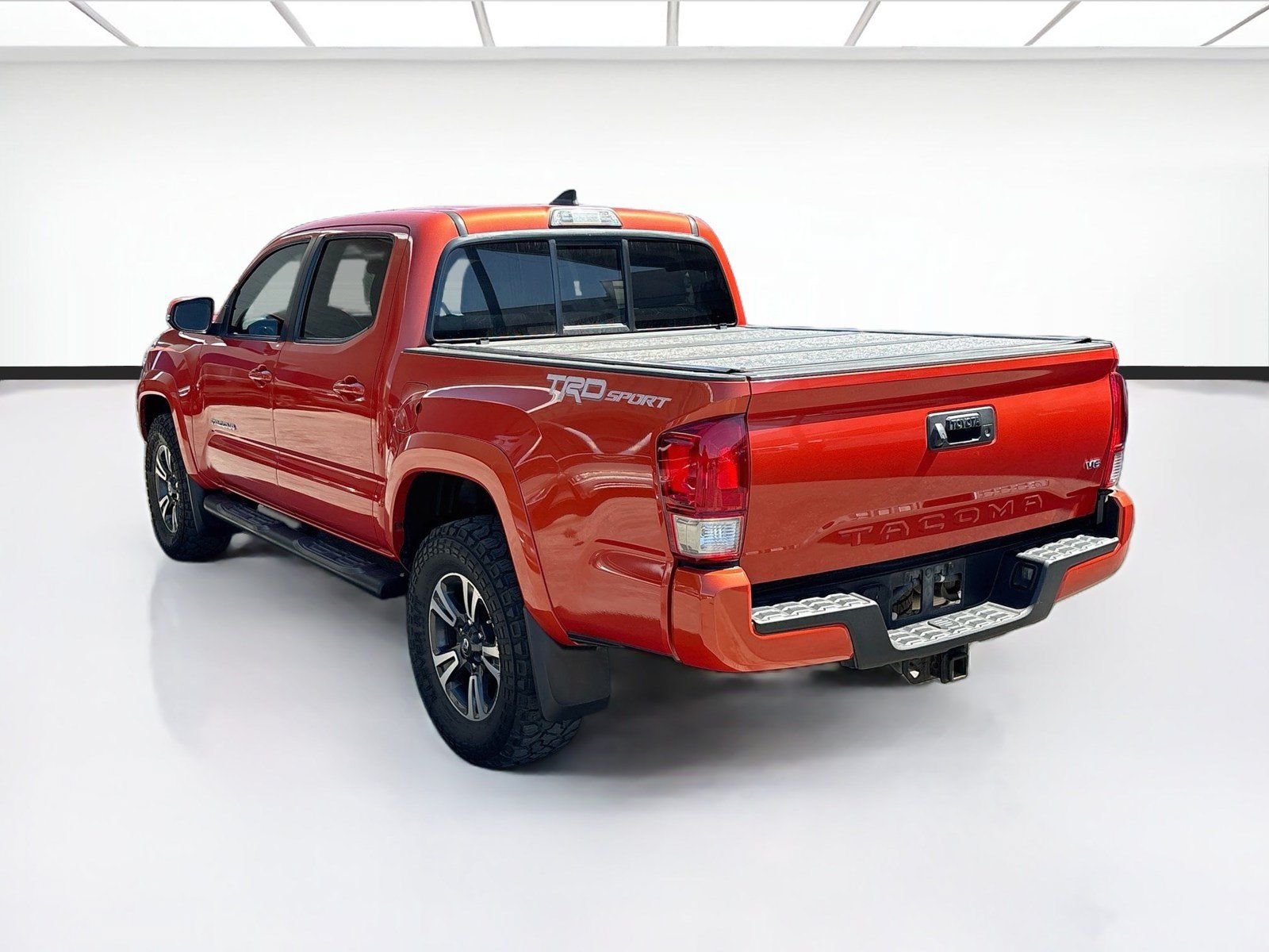 Used 2016 Toyota Tacoma TRD Sport w/ Towing Package RWD image 6
